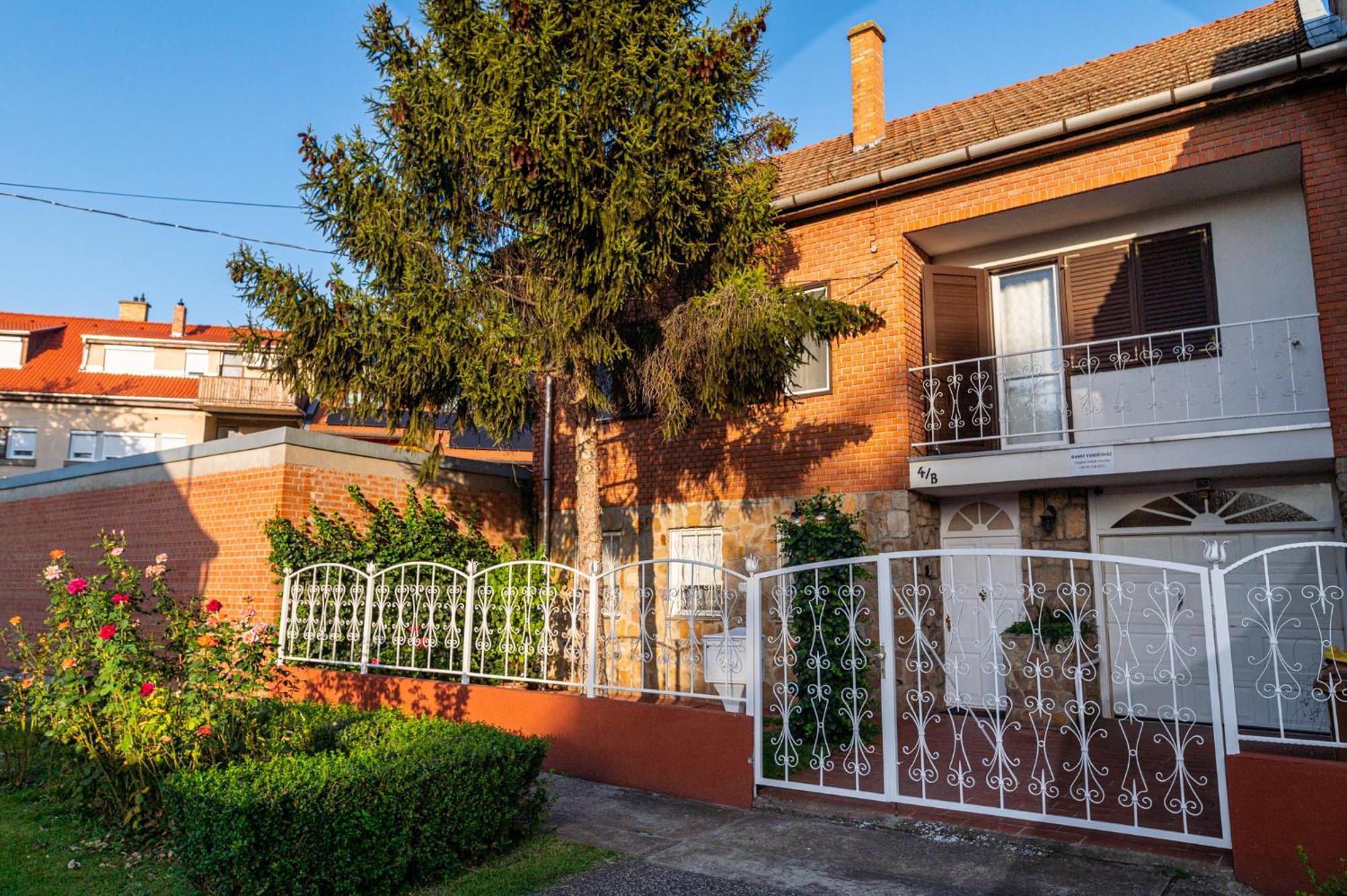 Barat Vendeghaz - Cosy Guesthouse - Teljes Haz Privat Udvarral - 4 Szoba, 2 Fuerdo 세게드 외부 사진